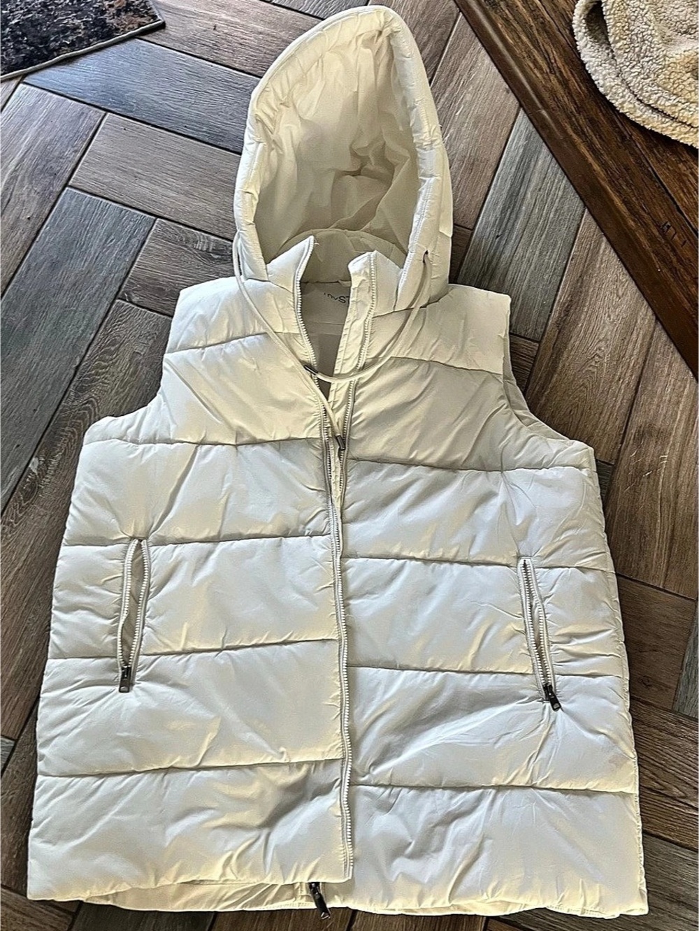 Aritzia The Super Puff Vest Hooded Puffer Vest in White